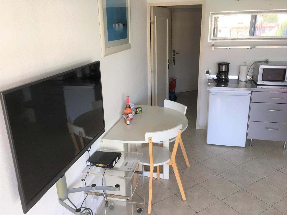 Agreable Appartement 4 Personnes A Villeneuve-Loubet Plage, Piscine, Mer, Commerces A Proximite Bagian luar foto