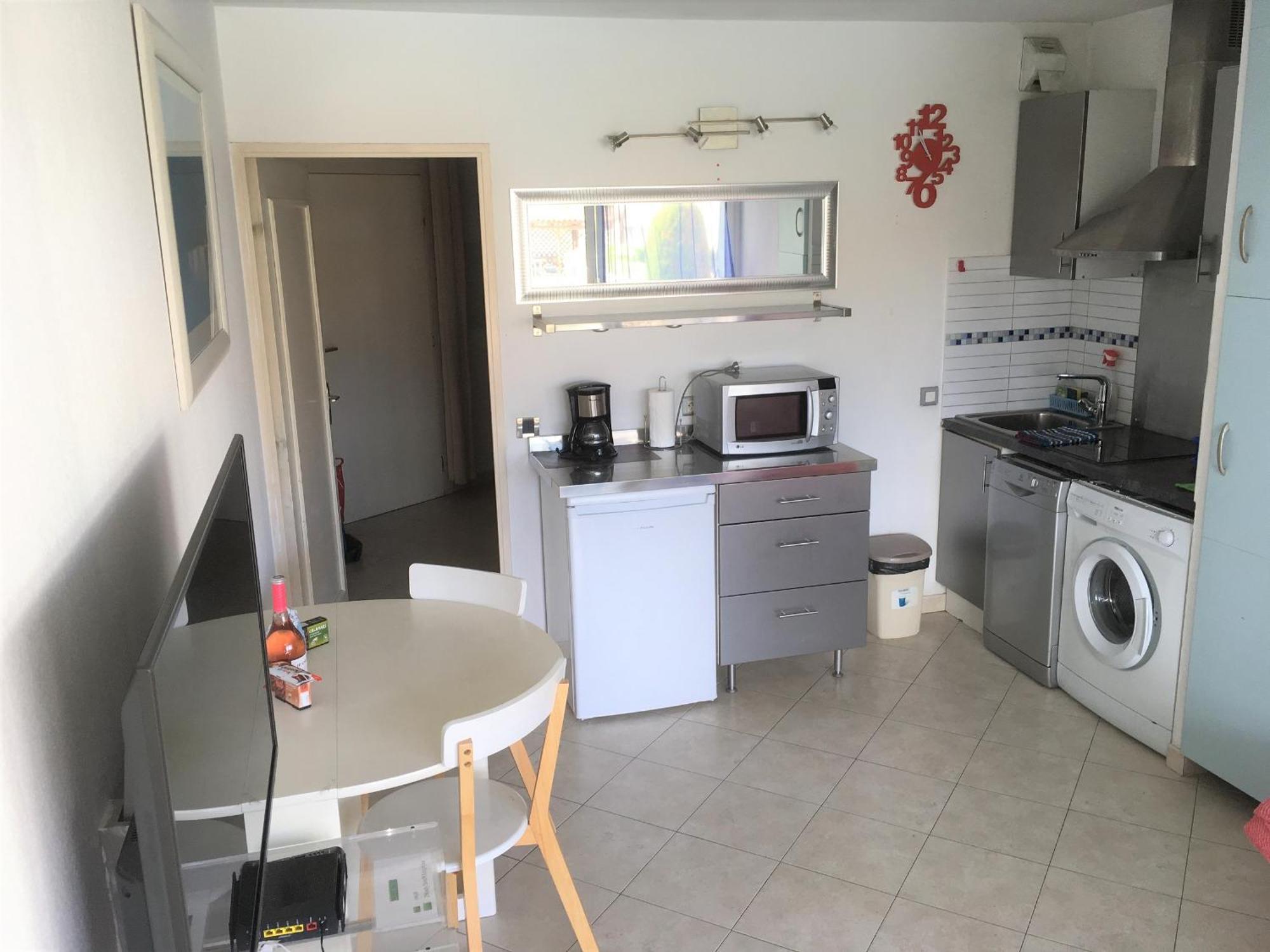 Agreable Appartement 4 Personnes A Villeneuve-Loubet Plage, Piscine, Mer, Commerces A Proximite Bagian luar foto